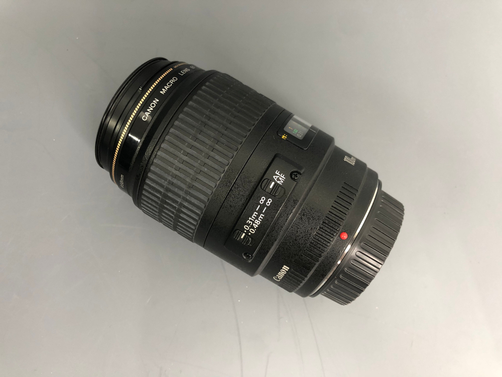 Canon EF 100mm 2.8 Macro USM