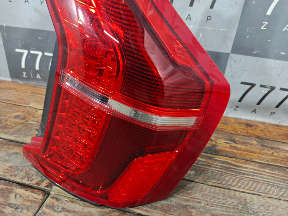 Фонарь зaдний пpавый Volvo XC90 2 14-нв Б/У Оригинал 31655916