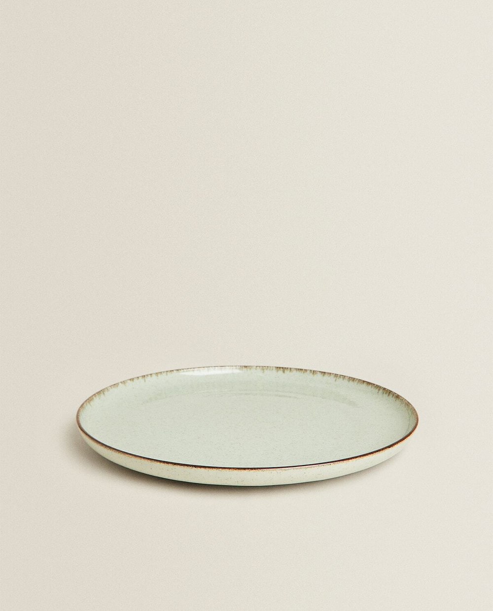 ZARA HOME ФАРФОРОВАЯ ОБЕДЕННАЯ ТАРЕЛКА С ОБОДКОМ ПОД СТАРИНУ, ЗЕЛЕНЫЙ