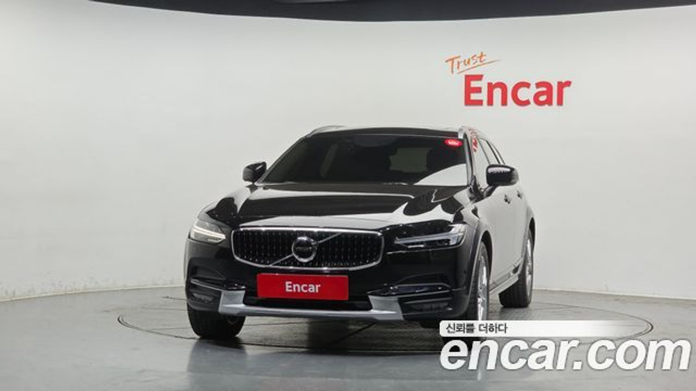 Volvo V90 Cross Country D5 AWD — 2017