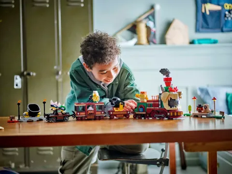 Конструктор LEGO Super Mario 71437 Поезд Боузер Экспресс