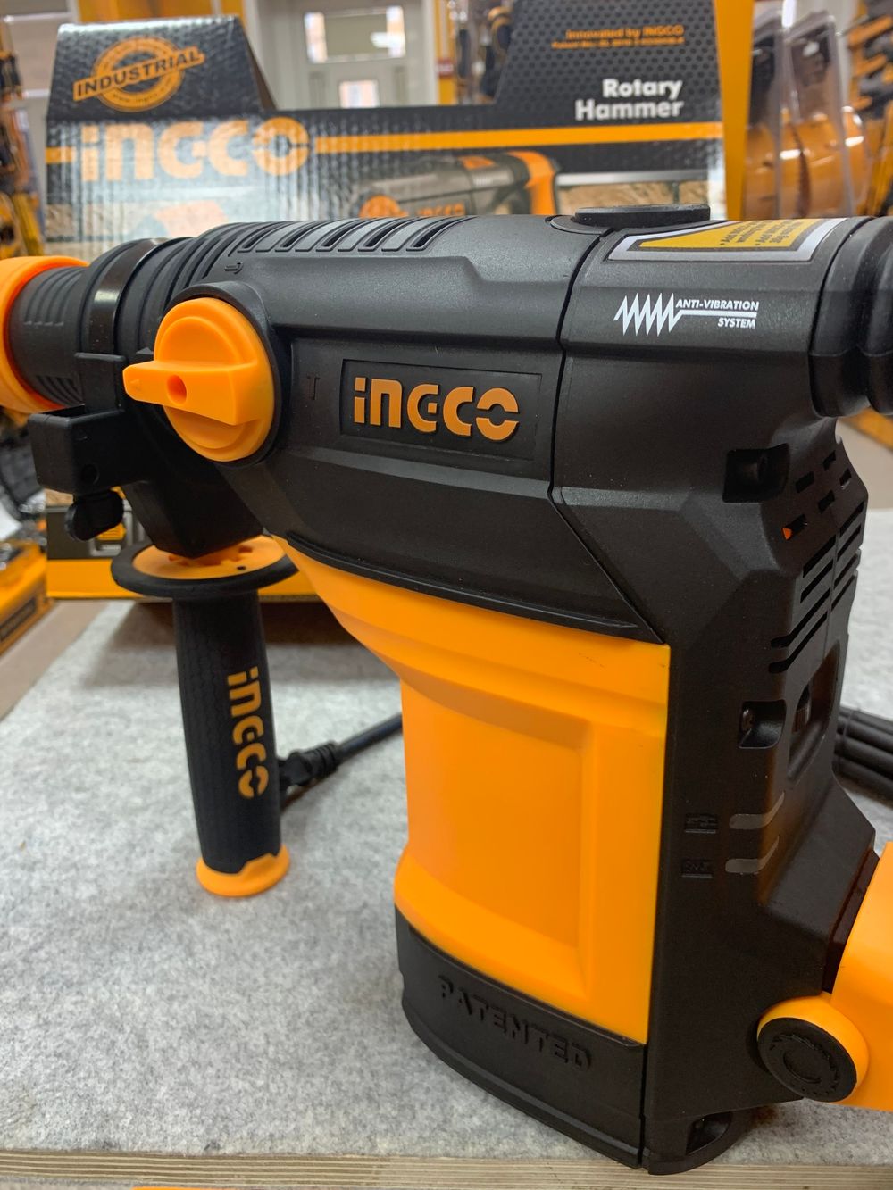 Перфоратор 1200Вт SDS-Max 7Дж кейс INGCO RH120068 INDUSTRIAL