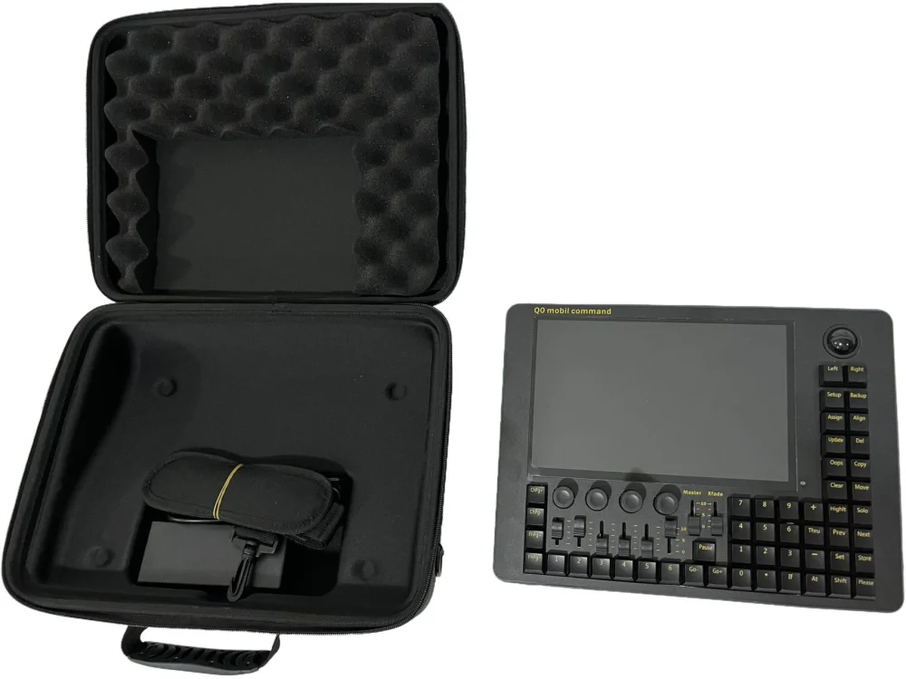Q0 Command Wing — компактный профессиональный пульт управления светом с 10,1″ экраном (Copy 1:1)