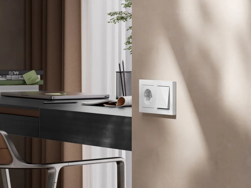 ATLASDESIGN SMART РОЗЕТКА с заземл., со шт., Zigbee, L+N, 16А, мех., БЕЛЫЙ
