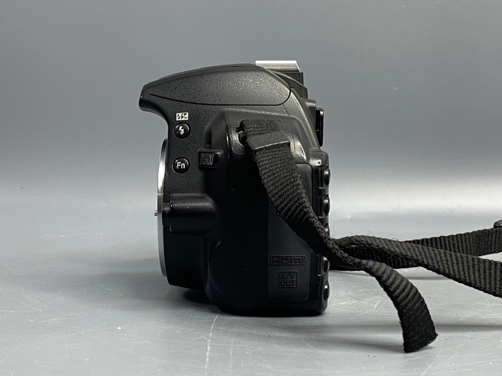 Nikon D3100 kit 18-55mm 25.000 кадров