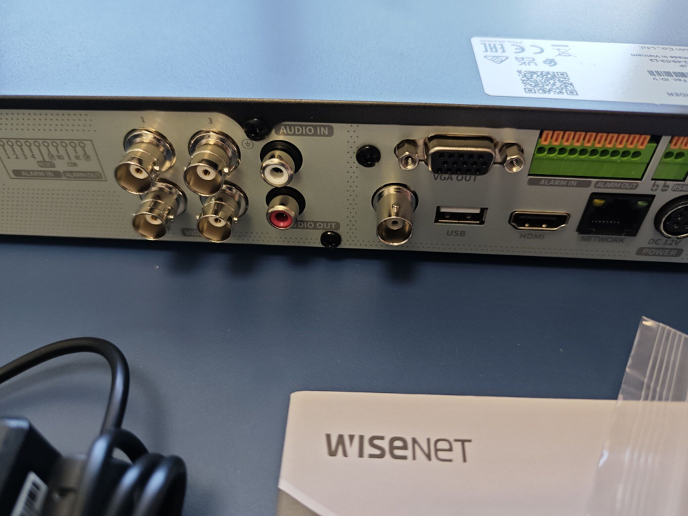 HRX-434 - Гибридный видеорегистратор от Wisenet (Samsung) 6 каналов IP