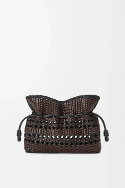 Loewe Сумка-клатч Flamenco среднего размера из плетеной телячьей кожи наппа, черный/коричневый