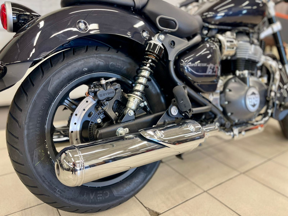 Royal Enfield 650 Super Meteor (Astral Black)