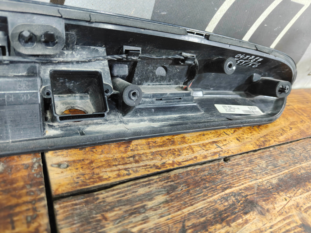 Накладка крышки багажника MINI Hatch (F55/F56) 18-24 Б/У Оригинал 51137489752