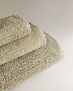 ZARA HOME БАННОЕ ПОЛОТЕНЦЕ В РЕЛЬЕФНУЮ ПОЛОСКУ, ЗЕЛЕНЫЙ