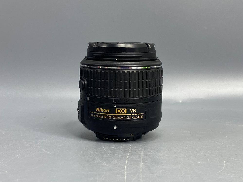 Nikon D3200 + AF-S 18-55mm f/3.5-5.6G VR II 3.500 кадров