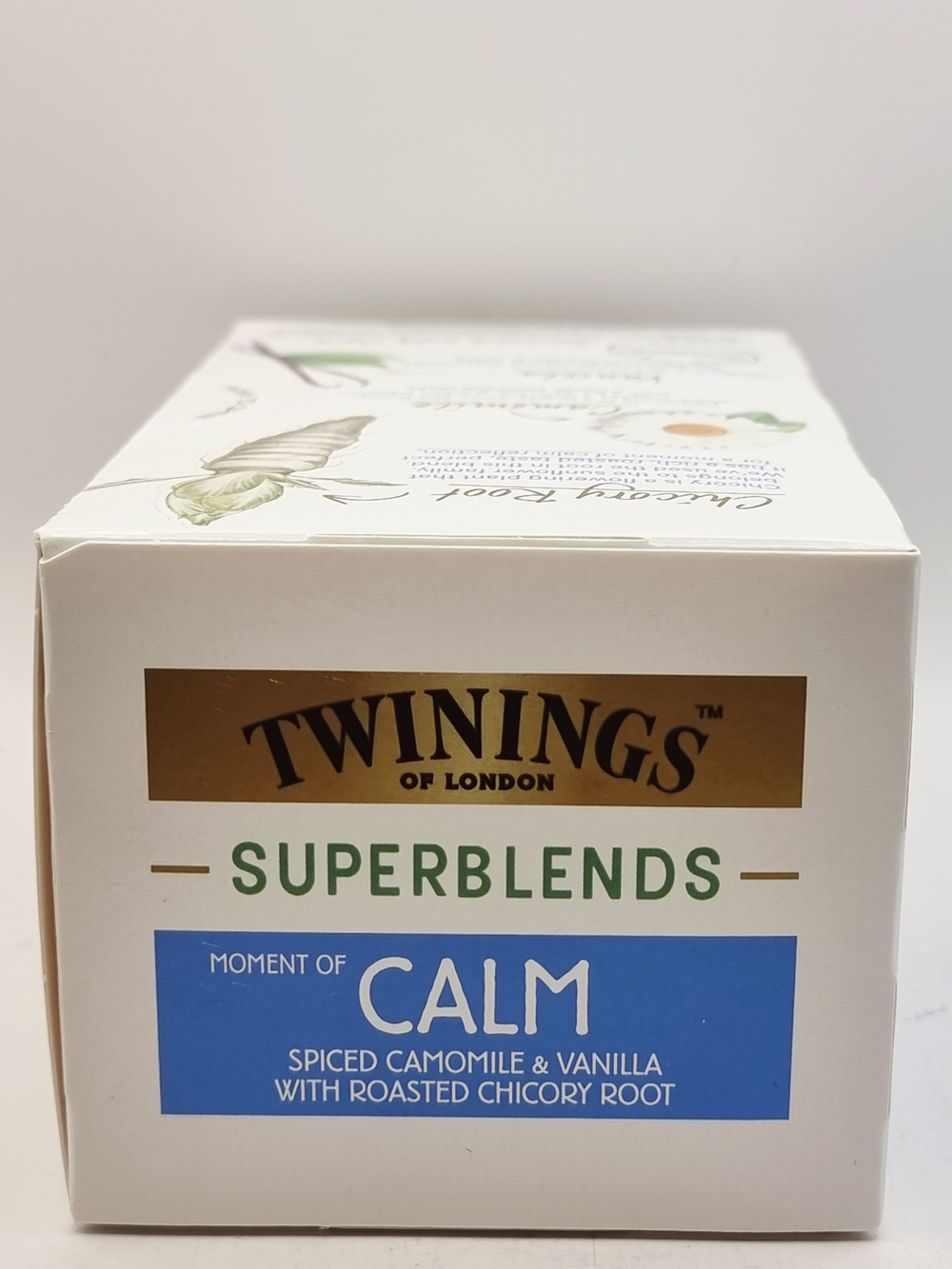 Чай травяной Twinings Superblends Calm успокаивающий (ромашка, специи, ниацин (витамин В3)) 18 пакетиков, 27 г (из Финляндии)