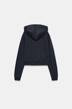 Свитшот с заклепками и эффектом потертости - ZARA