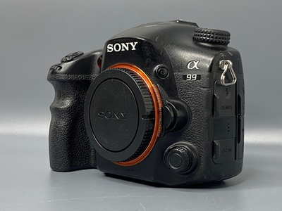 Sony A99 — 242 000 кадров, царапины на зеркале