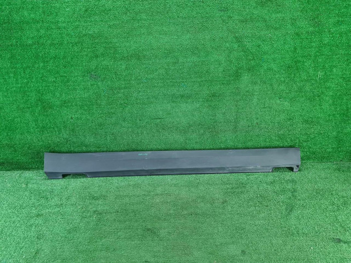 Накладка порога правая Kia Seltos (2019-н.в.)