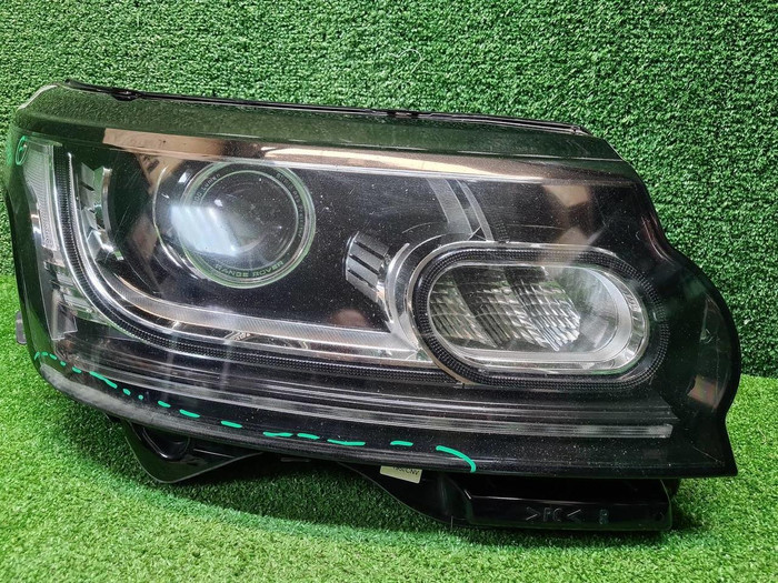 Фара правая Range Rover Vogue 4 L405 12-17 ксенон
