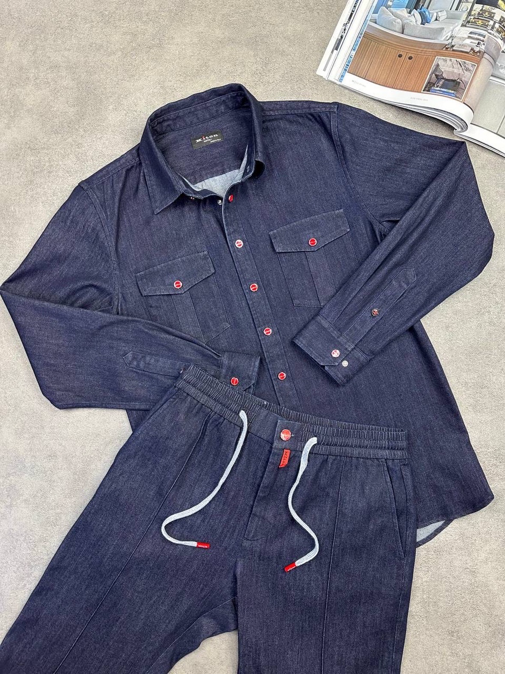 Джинсовый костюм Kiton