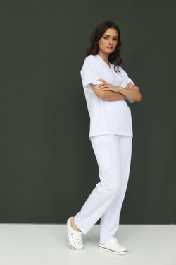 Медицинский костюм Oversize белый вид сбоку