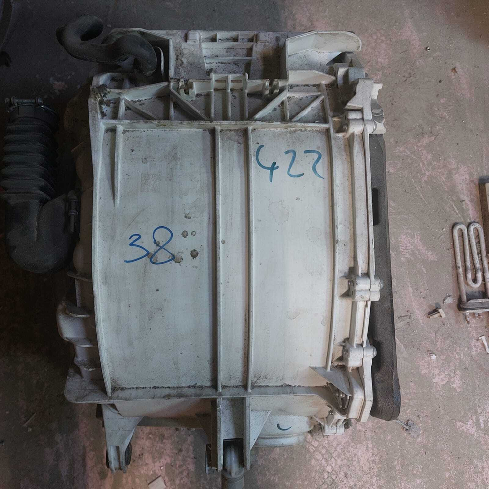 38 Бак для стиральной машины Miele 6669664  6745762 б/у