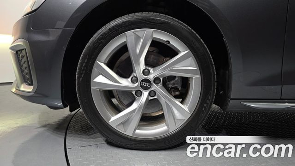Audi A4 40 TFSI Premium — 2021