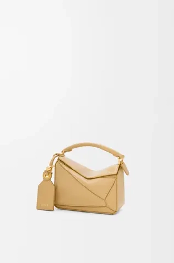Loewe Сумка-мини Puzzle Featherlight из овечьей кожи наппа, цвет сливочного масла
