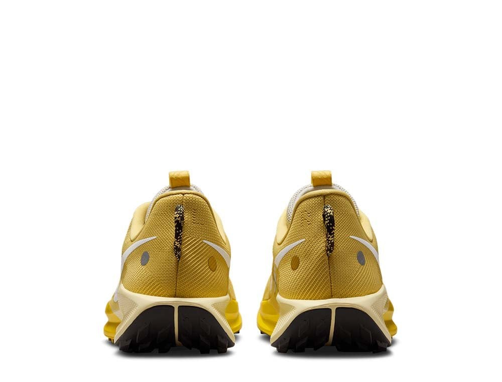 Мужские беговые кроссовки Nike ReactX Pegasus Trail 5 M жёлто-белые
