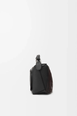 Loewe Маленькая сумка Puzzle с бахромой из классической телячьей кожи, черный