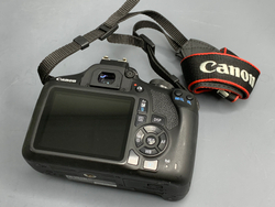 Canon EOS 2000D Kit 18-55mm 3.5-5.6 III 400 кадров