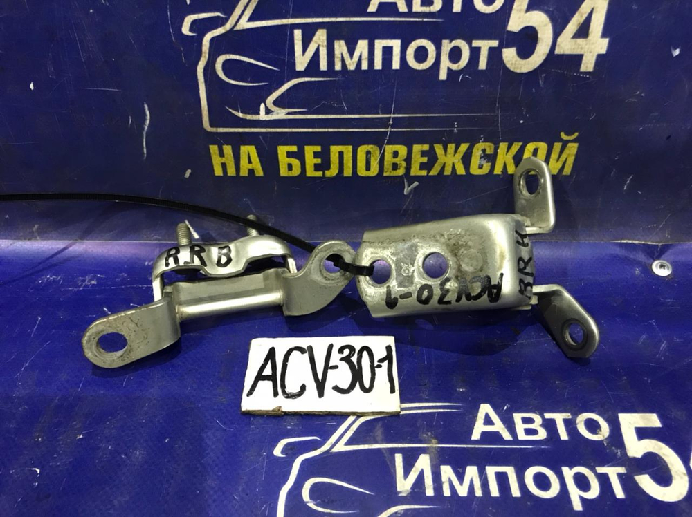 Петля двери задней правой TOYOTA CAMRY 2002