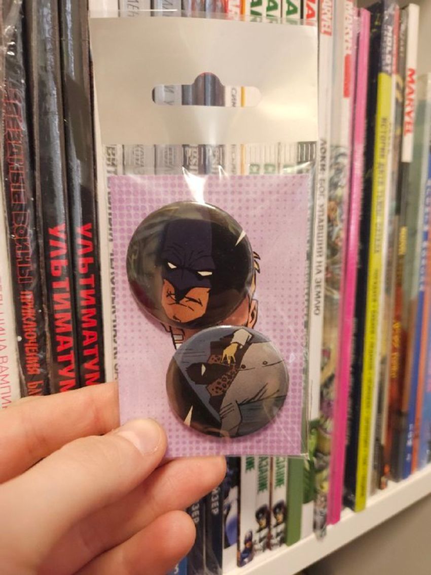 Набор значков из комикса Batman (2004) #623