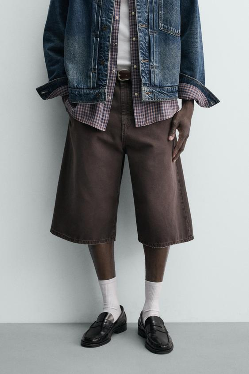 ZARA ДЖИНСОВЫЕ ШОРТЫ RELAXED FIT, КОРИЧНЕВЫЙ