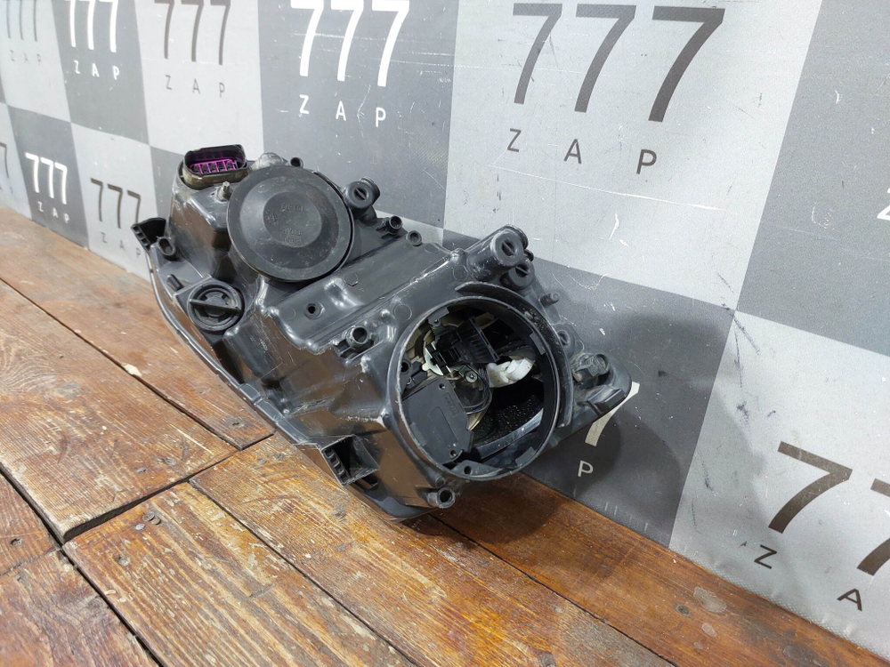 Фара правая галоген VW Polo 5 Sedan 5 15-20 Б/У Оригинал 6R1941008F
