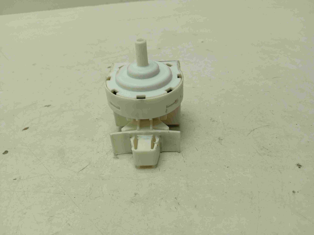 ZWY61023C кт196 Датчик уровня воды для стиральной машины Zanussi ZWY61023C б/у