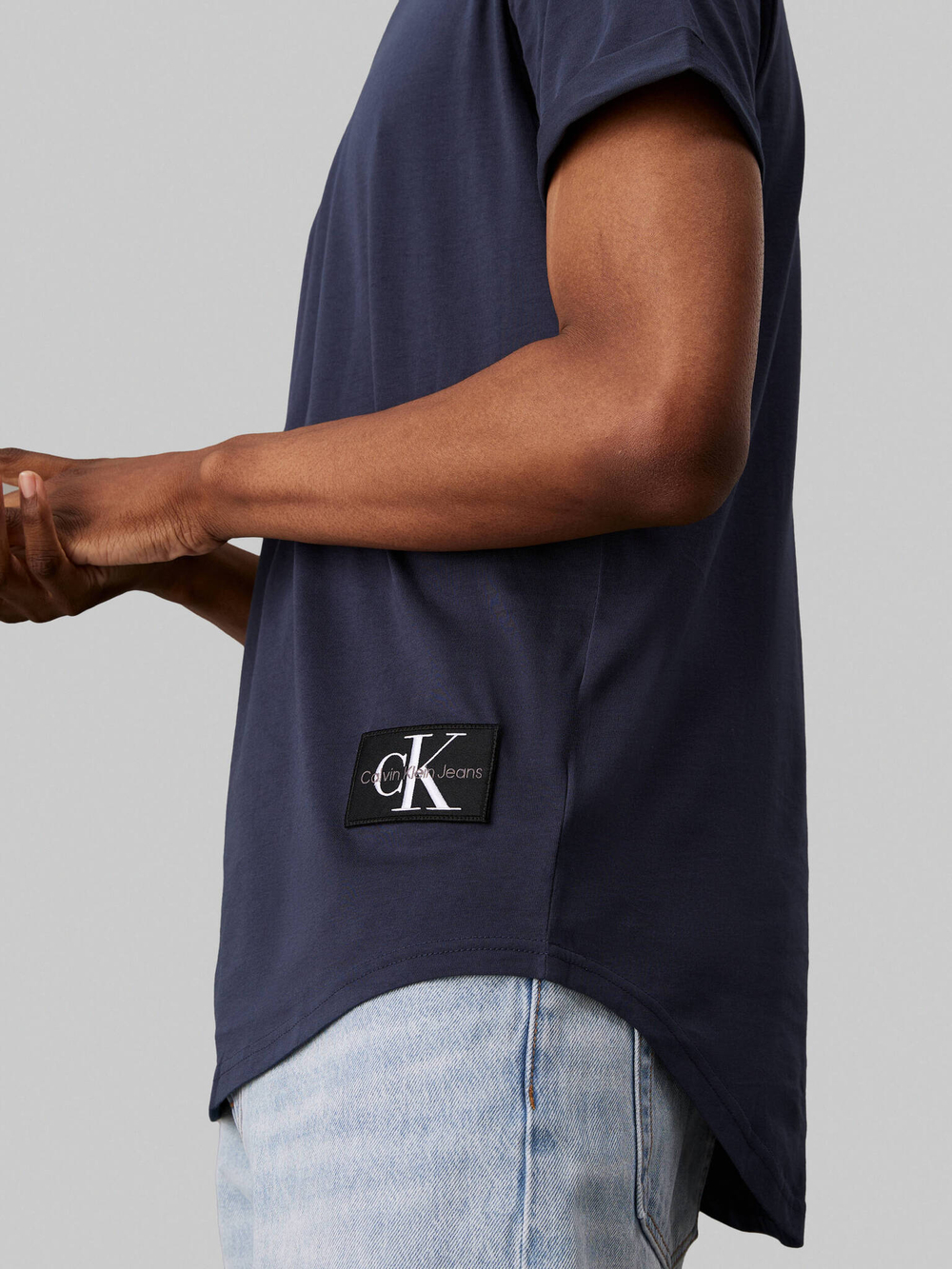 Футболка CALVIN KLEIN JEANS - темно-синий(J30J323482)