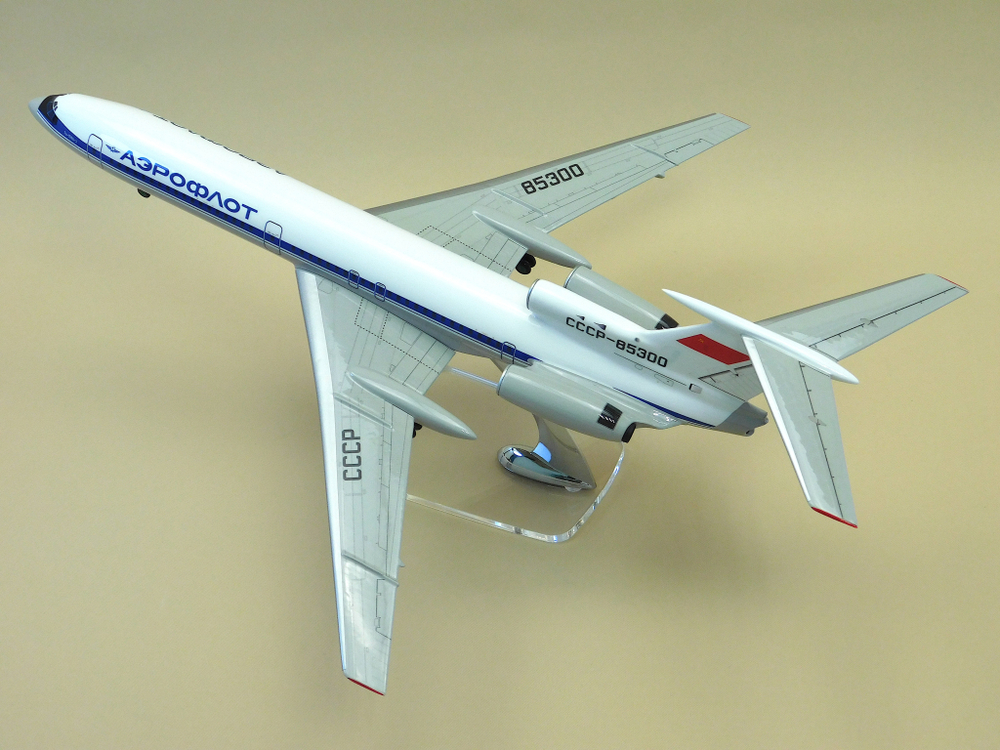 Модель самолета Ту-154Б-2 (М1:100, Аэрофлот СССР-85300 с шасси)