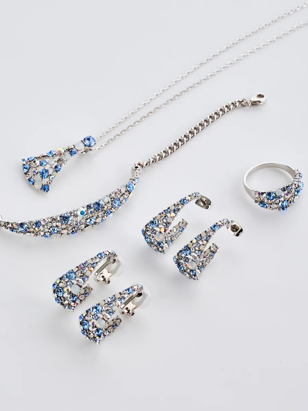 Клипсы Россыпь из голубых камней Swarovski