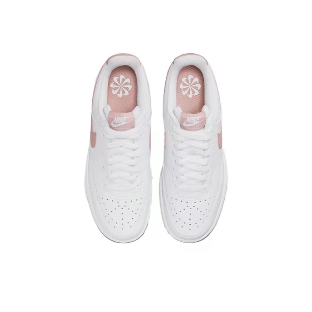 alt="Женские кроссовки Nike Court Vision Low Next Nature бело-розовая расцветка вид спереди"