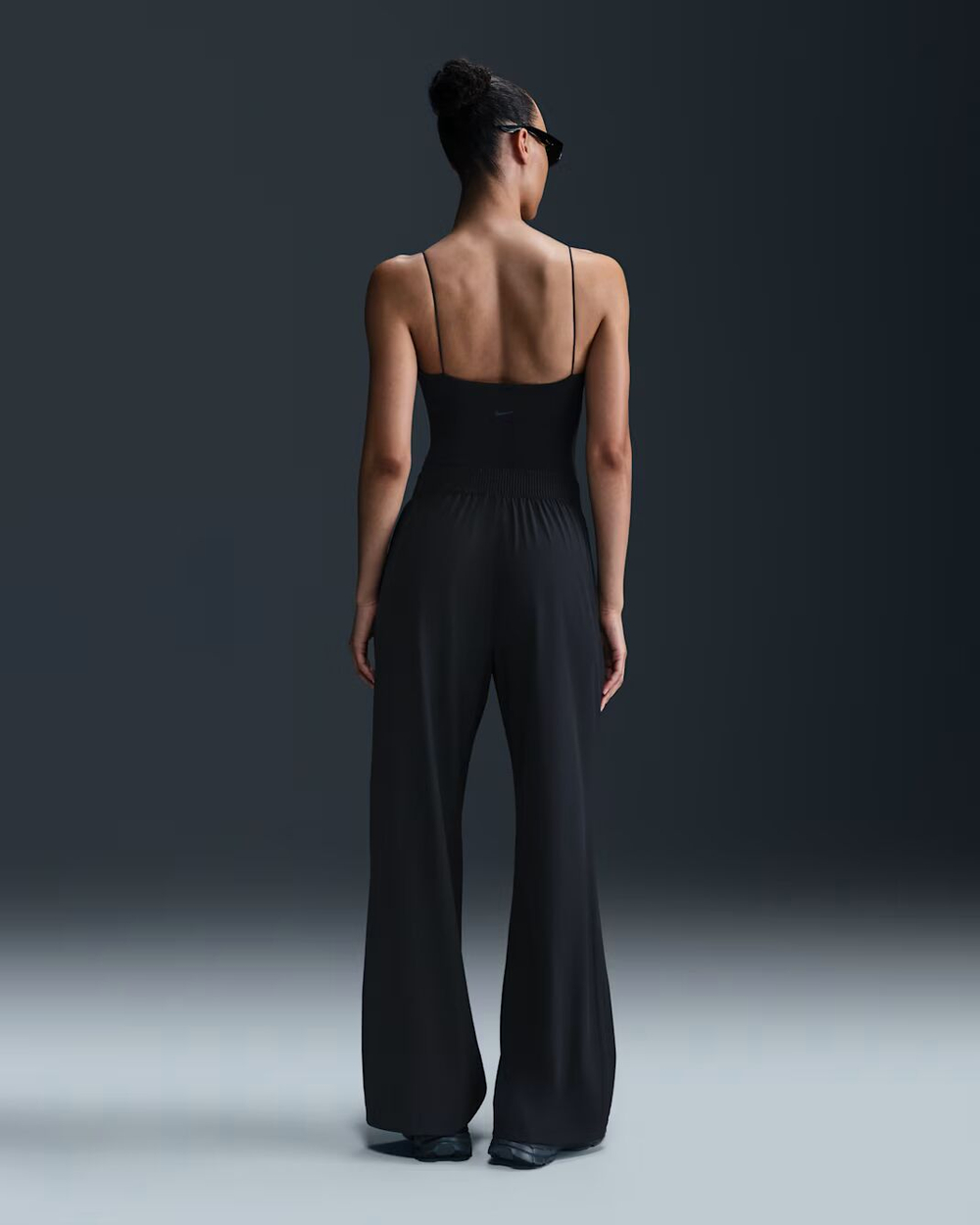Nike 24.7 PerfectStretch Женские спортивные штаны Dri-FIT с высокой талией, свободным кроем и широкими штанинами - NIKE