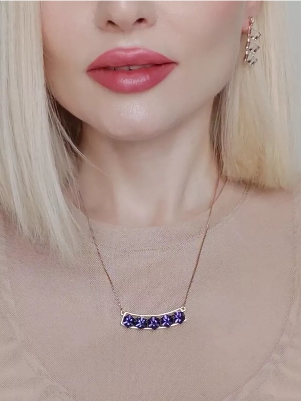 Колье Мираж с дорожкой фиолетовых кубиков Swarovski