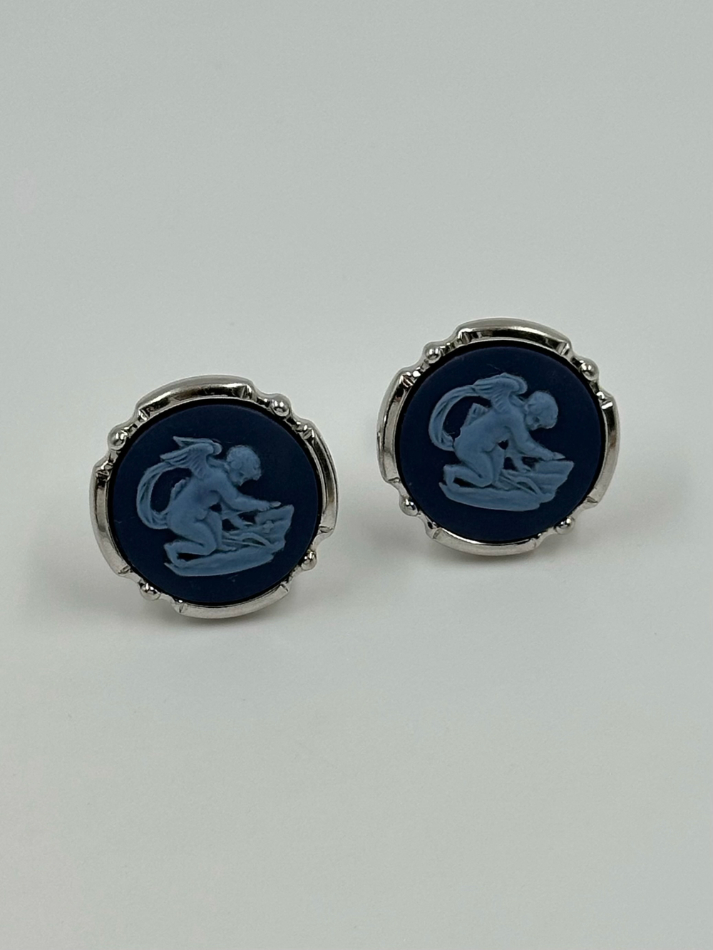 Запонки Купидон Wedgwood