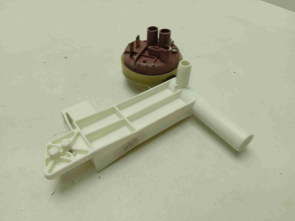 ZDTS401 ктп22 Датчик уровня воды для посудомоечной машины Zanussi 117384301 б/у