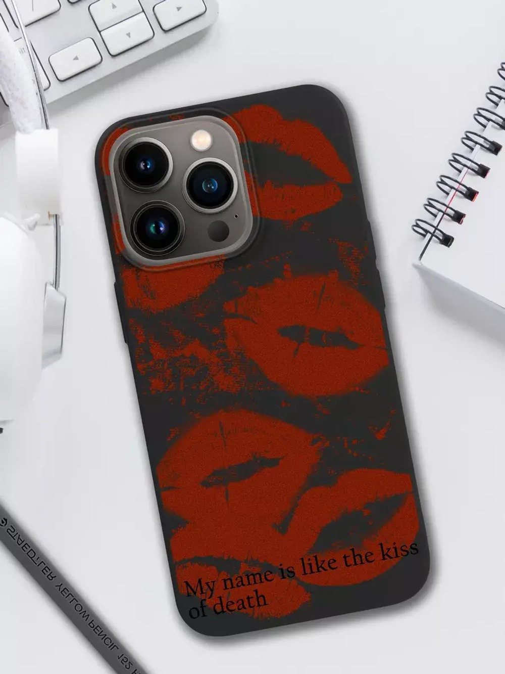 Чехол на iPhone 15 Pro с принтом