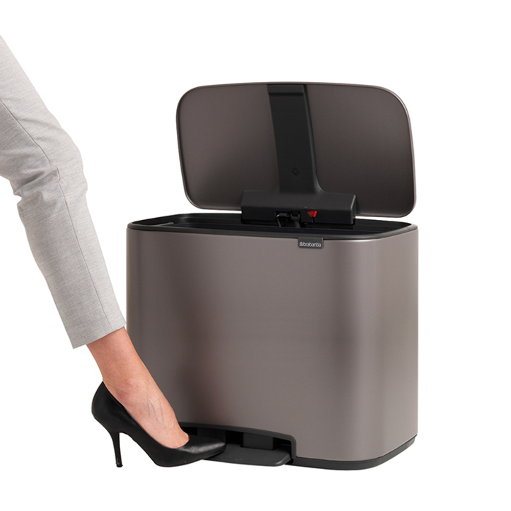Мусорный бак Bo Pedal Bin 36л Brabantia Платиновый