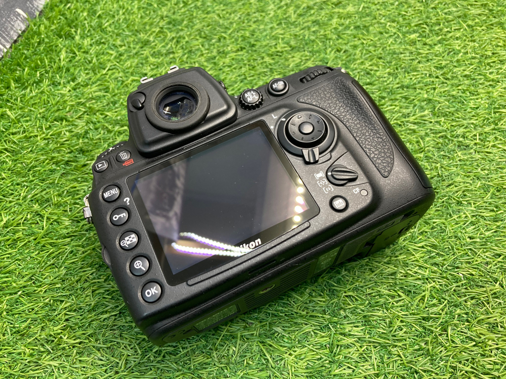 Nikon D700 2.200 кадров