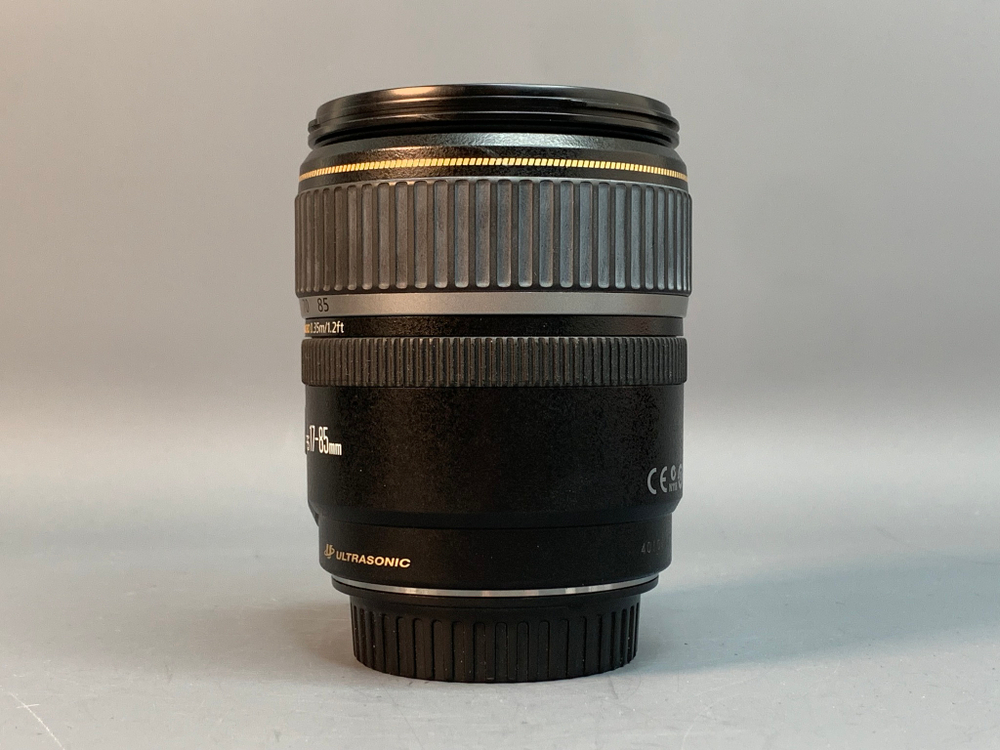 Canon EF-S 17-85mm 4-5.6 IS USM