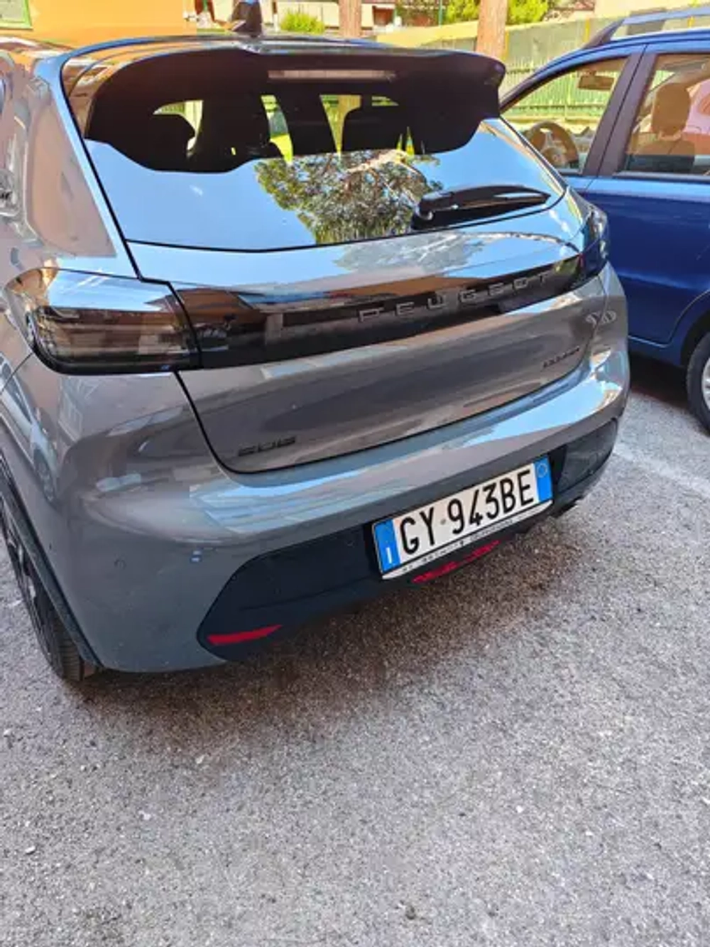 Peugeot 208 Hybrid GT