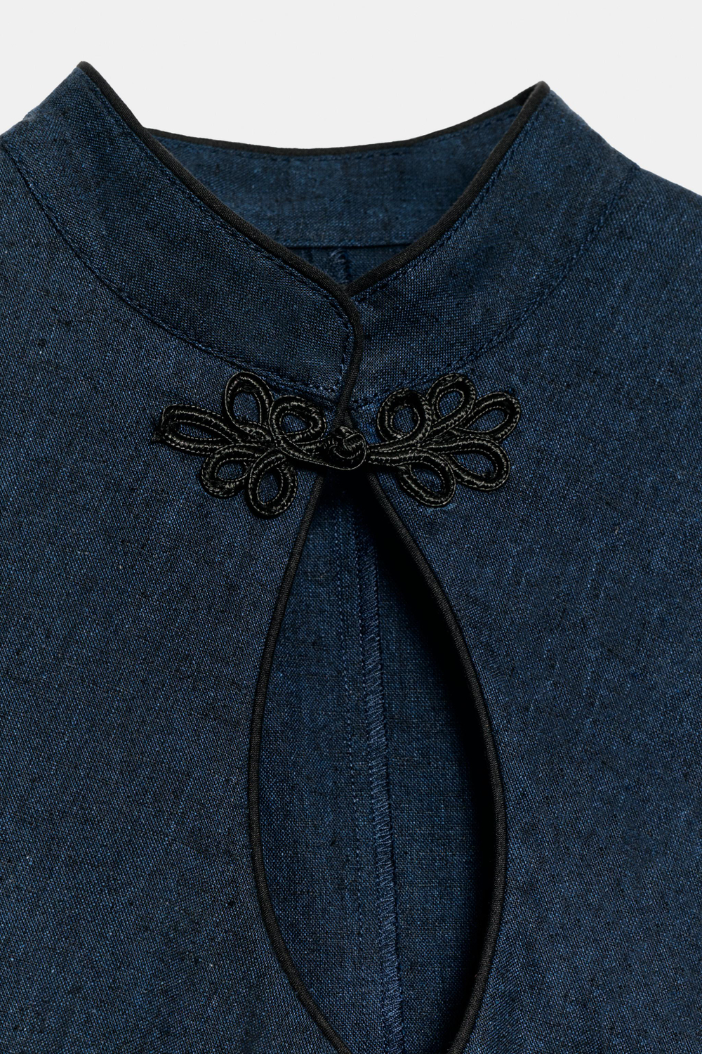 УКОРОЧЕННОЕ ПЛАТЬЕ ИЗ ЛЬНА С ЗАСТЕЖКОЙ-АЛАМАРОМ — ZARA