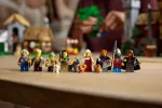 Конструктор LEGO Icons 10332 Средневековая городская площадь