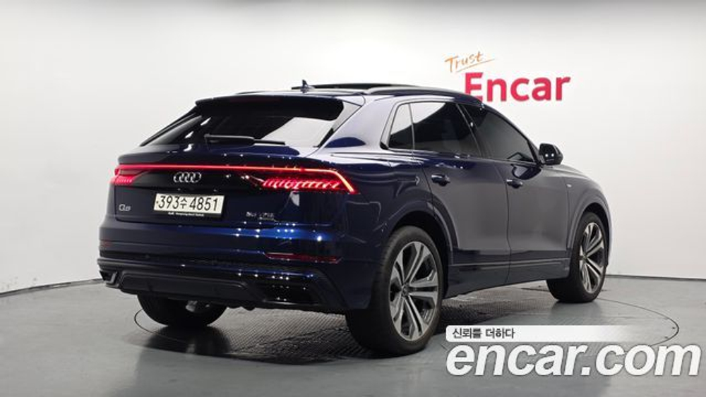 Audi Q8 55 TFSI Quattro Premium — 2023