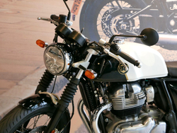 Royal Enfield Continental GT 650 Dux Deluxe (Custom / Dual tone)
